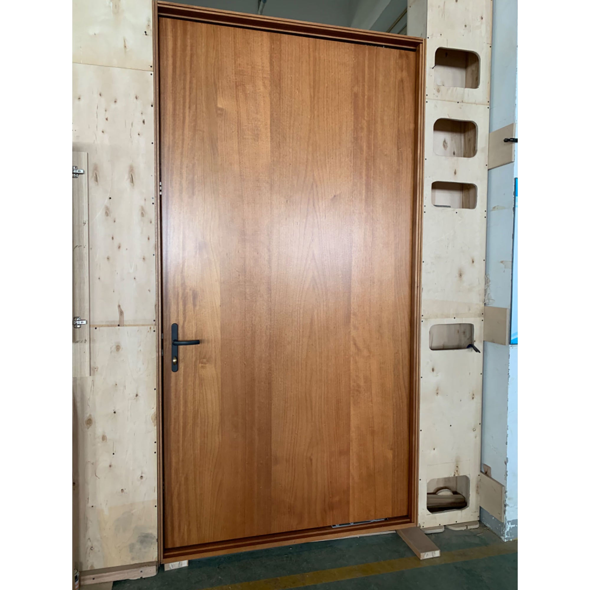 Waydoor Customized African Mahogany Entry Pivot Door